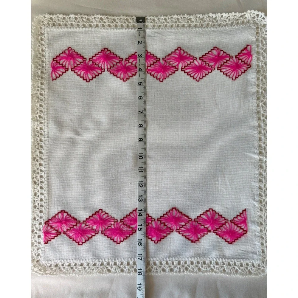 Handmade Mexican Embroidered Table Linen Crochet‎ Lace Pink Floral 16.5x18.5